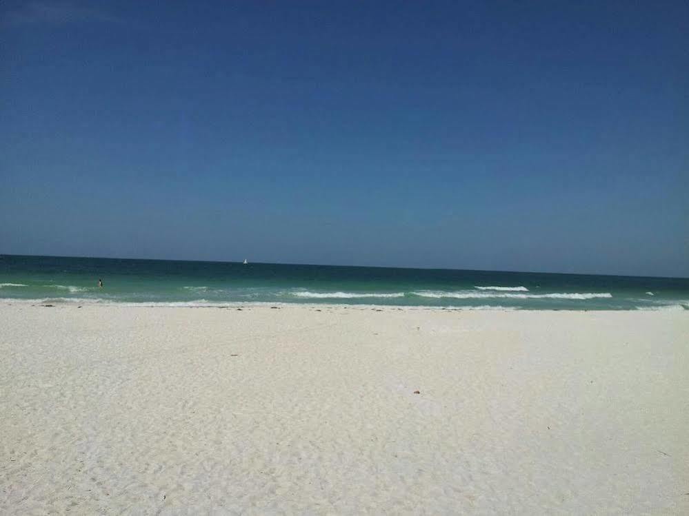Coconuts Beach Resort Anna Maria Exterior foto